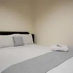 Reddoorz Near Ambarrukmo Plaza Mall