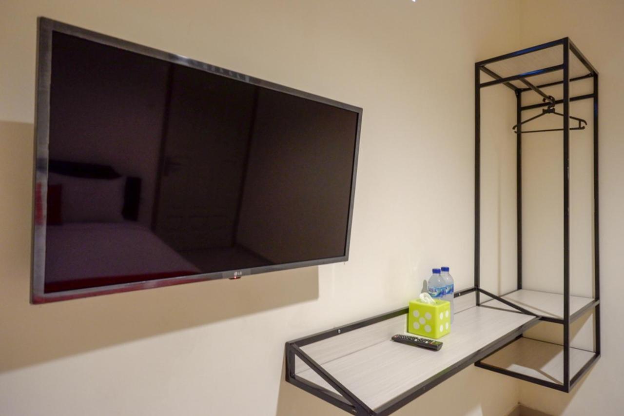 Reddoorz Near Ambarrukmo Plaza Mall