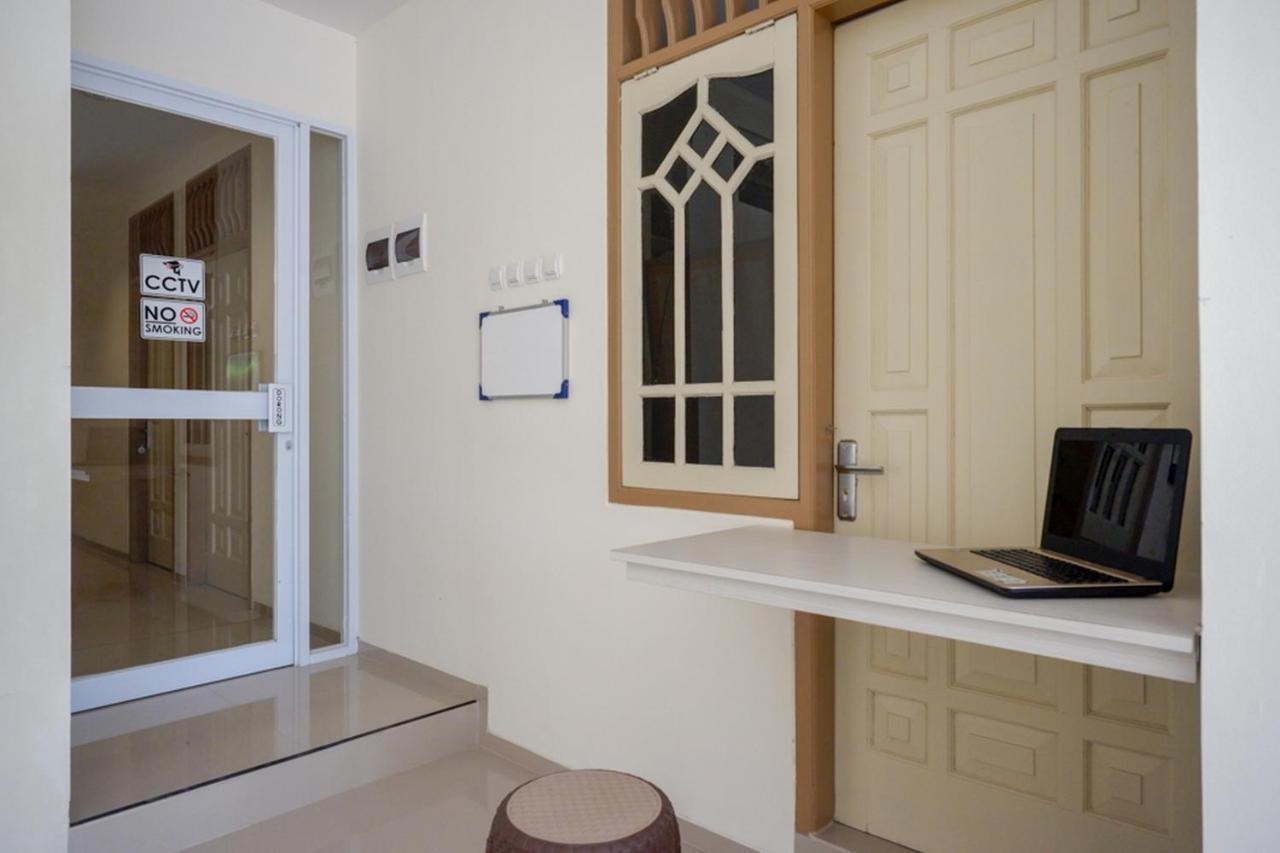 Hotel Reddoorz Near Ambarrukmo Plaza Mall 2*