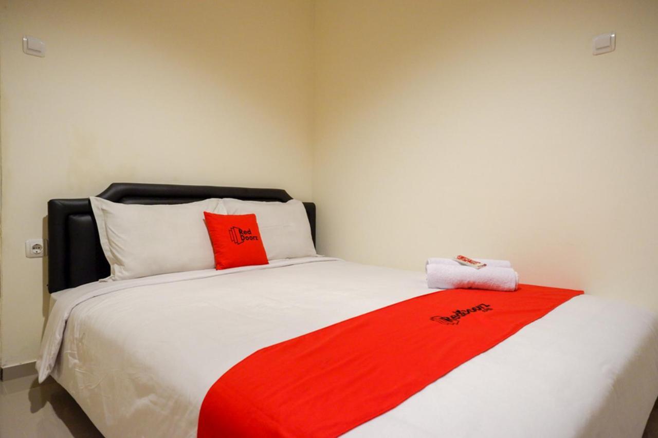 Reddoorz Near Ambarrukmo Plaza Mall Hotel 2*