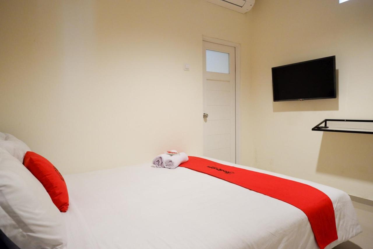 Reddoorz Near Ambarrukmo Plaza Mall Hotel