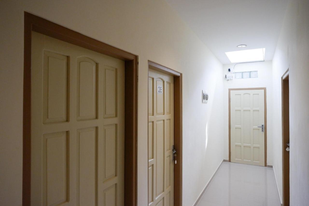 Reddoorz Near Ambarrukmo Plaza Mall Hotel 2*